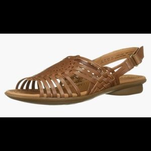 Naturalizer Wide Womens Whistle Fisherman Sandal 7W